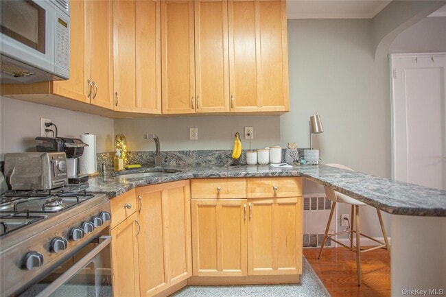 Foto del edificio - 302 E Broadway