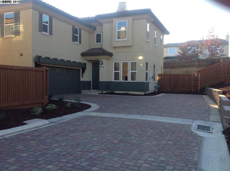 Foto principal - 393 Massa Ct