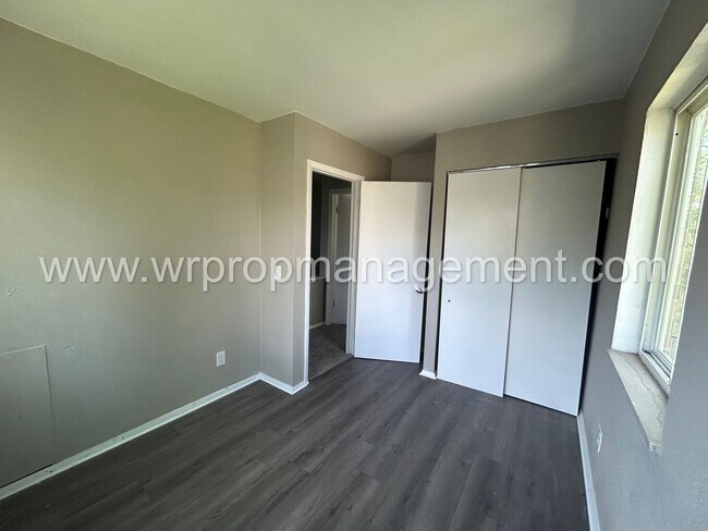 Building Photo - 470-476 2nd Street