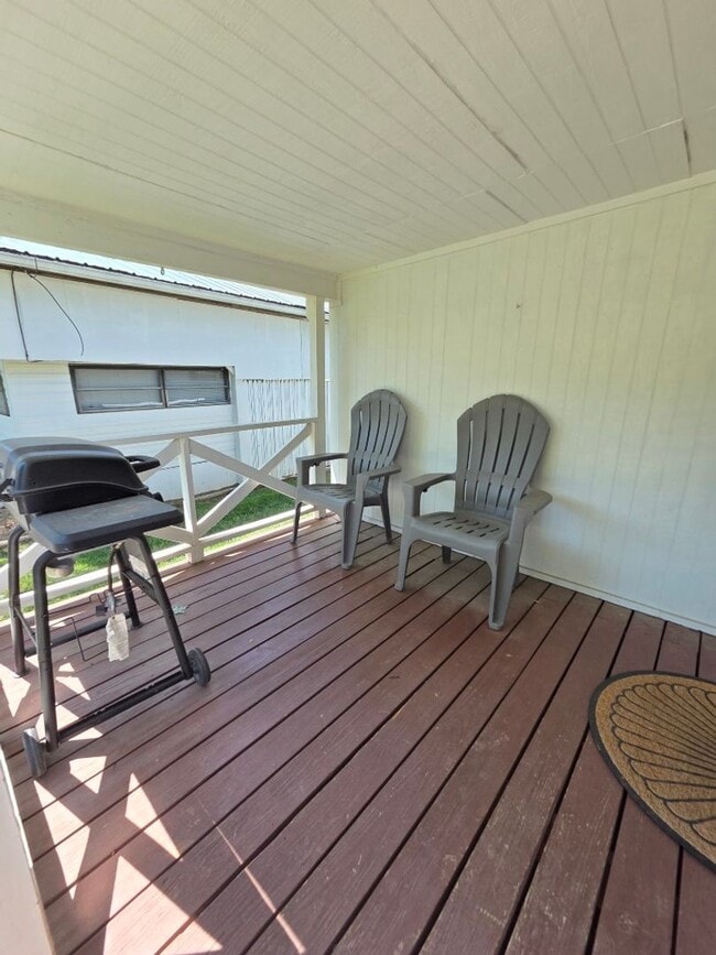 Photo - $1,100 - 1 Bedroom / 1 Bath Furnished Park Model in Tatham Mountain Park House