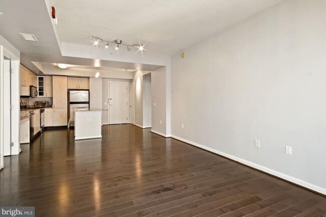 Building Photo - 440 L St NW