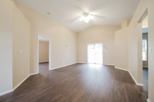 Building Photo - 2230 Justin Ave