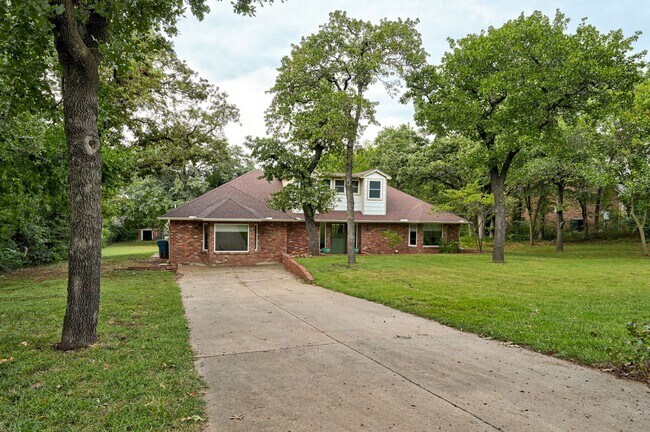 Foto del edificio - 2429 Cedar Oak Dr