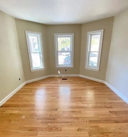 Foto del edificio - 287 Medford St