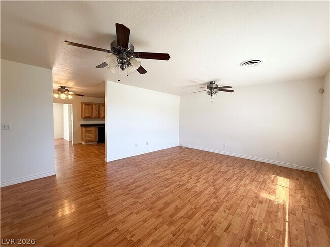 Foto del edificio - 616 Greenway Rd