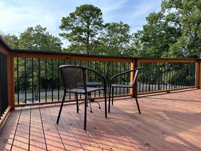 Building Photo - 601 Dave Creek Pky