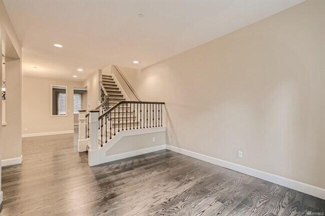 Foto del edificio - Beautiful 4 bedroom 2.5 bath house in Snoq...