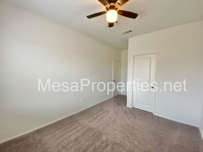 Building Photo - 13975 Camino Cinco St