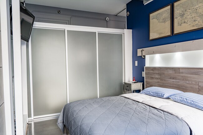 Foto del edificio - 215 W 7th St