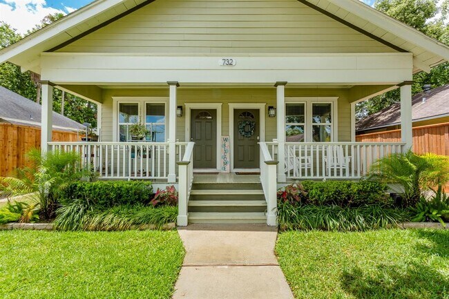 This home sits on a 6250 sq ft lot - 732 E 12th 1/2 St