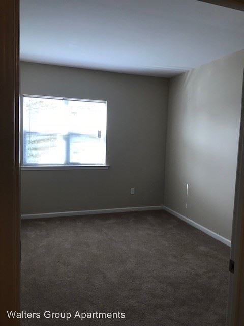Building Photo - 100 Lindisfarne Ave
