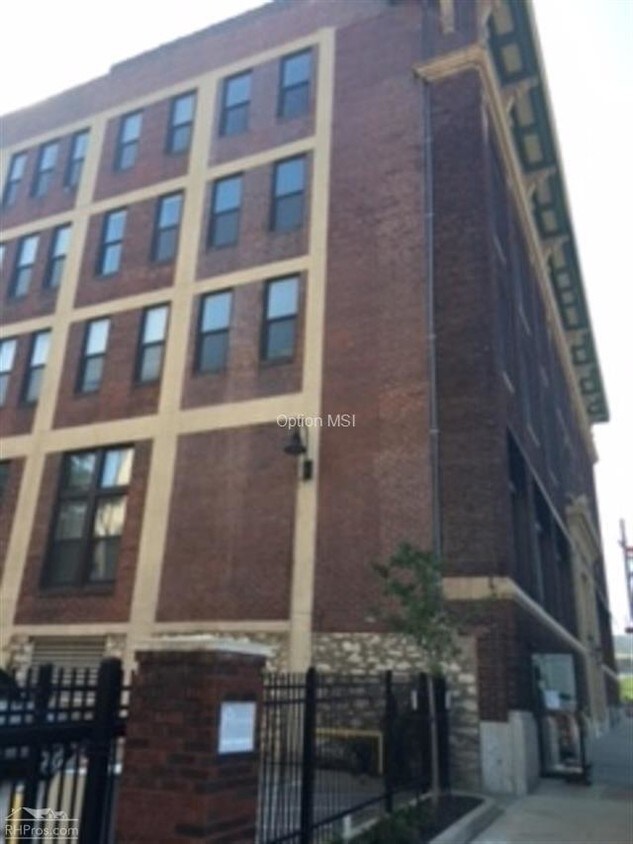 523 Grand Blvd Unit 2G, Kansas City, MO 64106 Condo for Rent in Kansas City, MO