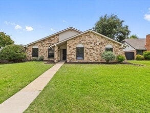 Building Photo - 3404 Newkirk Dr