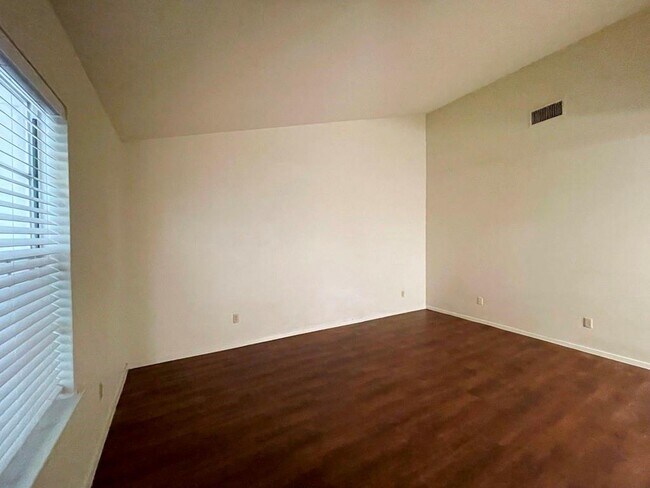Foto del edificio - 4508 Dorsett Oaks Cir