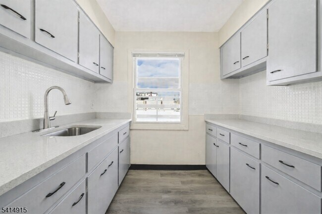 Foto del edificio - 207 Park Ave