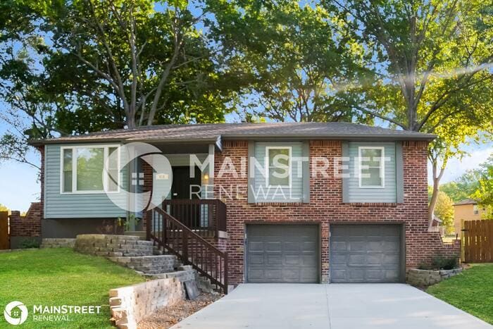 Primary Photo - 816 NW BUCKINGHAM PL, BLUE SPRINGS, MO 64015