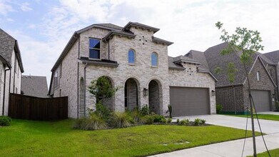 Building Photo - 5727 Huffines Blvd