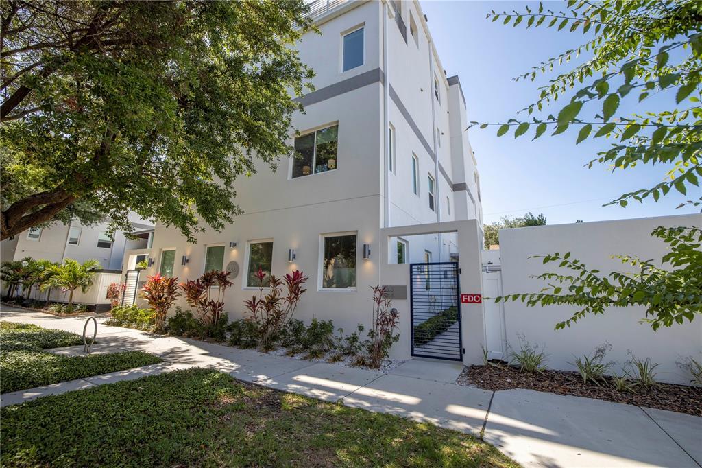 Foto principal - 536 4th Ave S