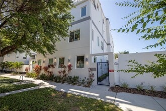 Building Photo - 536 4th Ave S