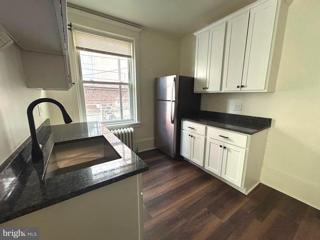 Primary Photo - 1429 N Clayton St