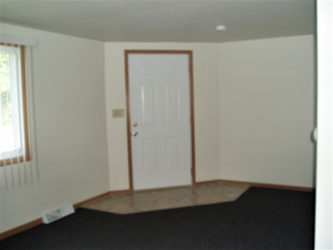 Building Photo - 501 Mitchell Court