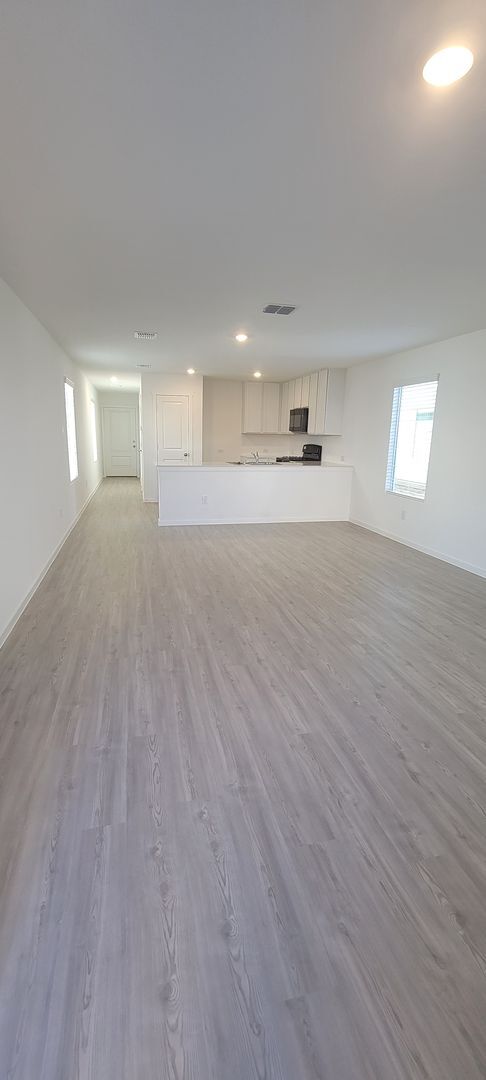 Building Photo - NEWLY BUILT 3 bedroom 2.5 Bath *1.5 MONTHS...