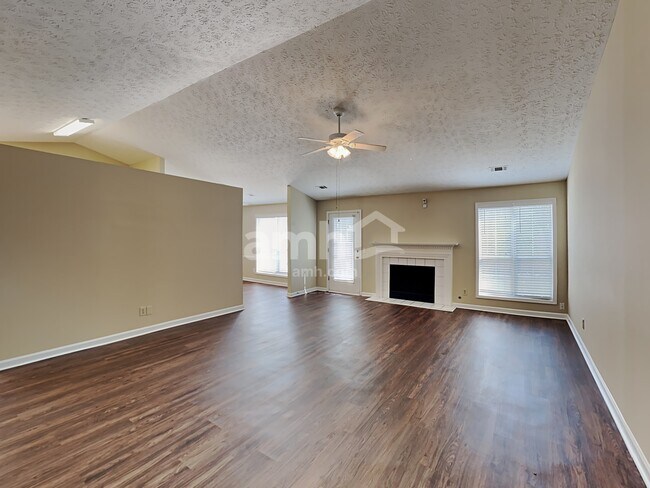 Foto del edificio - 4517 Legend Hollow Ln