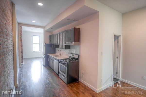 Building Photo - 137 Adelphi St
