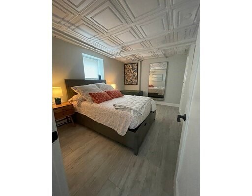 Foto principal - 52 E Main St