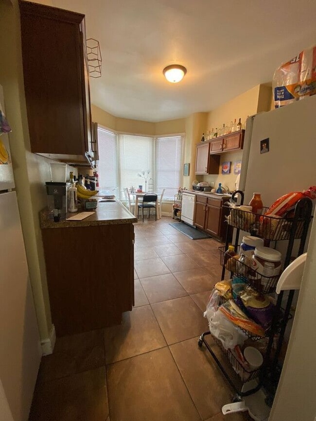 Foto del edificio - $5,300 | 8 Bedroom, 2 Bathroom Single Fami...