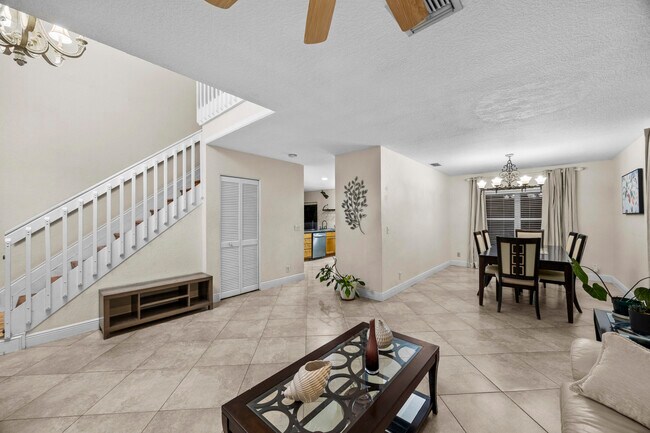 Foto del edificio - 1622 S Club Dr