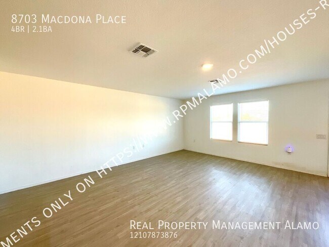 Foto del edificio - 8703 Macdona Pl