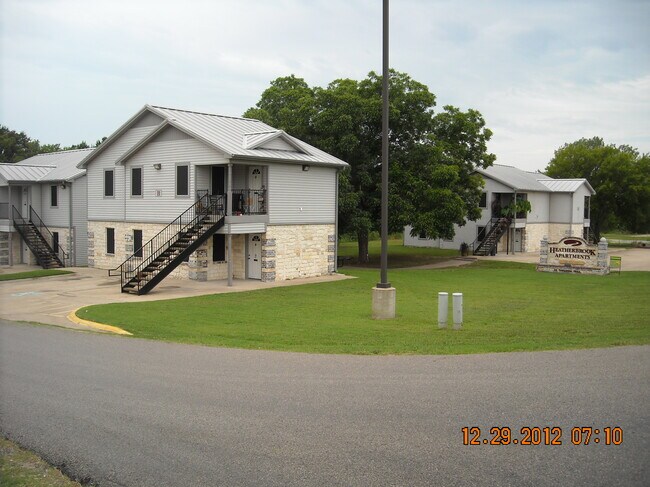 Complejo de tres edificios - 112 Tawakoni Trl
