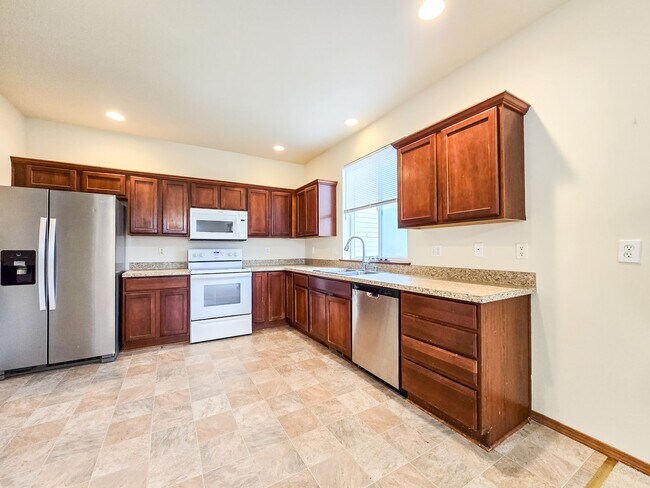 Building Photo - Lake Stevens 4-bed