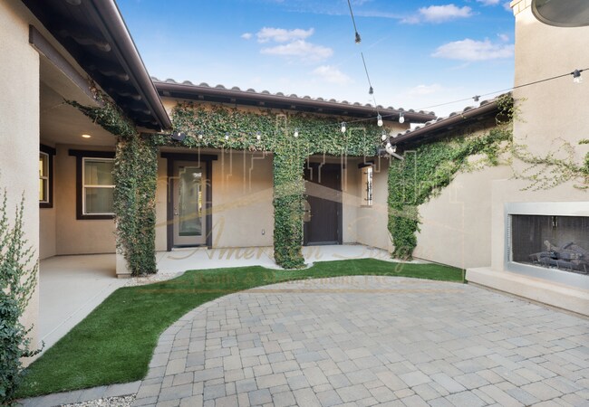 Foto del edificio - 302 Falcon Crest Dr