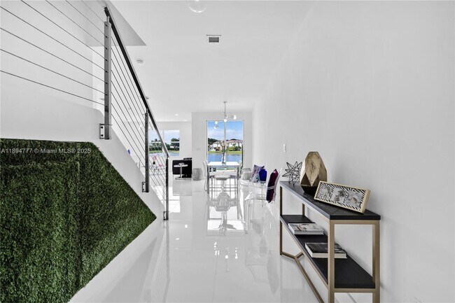 Foto del edificio - 6644 NW 107th Pl