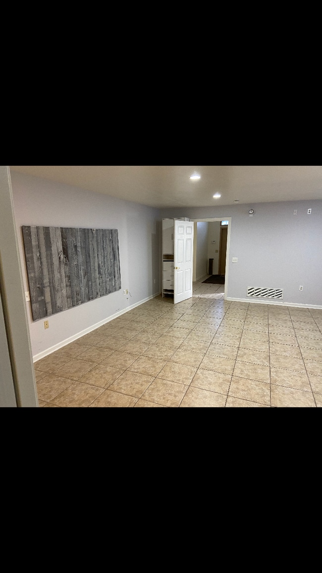 Building Photo - 13 Freeport St