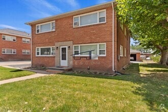 Building Photo - 338 E 200 S