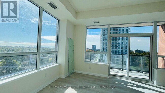 Photo du bâtiment - 3260 Sheppard Ave E