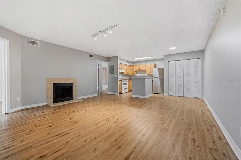 Foto principal - 370 Lake Placid Ct