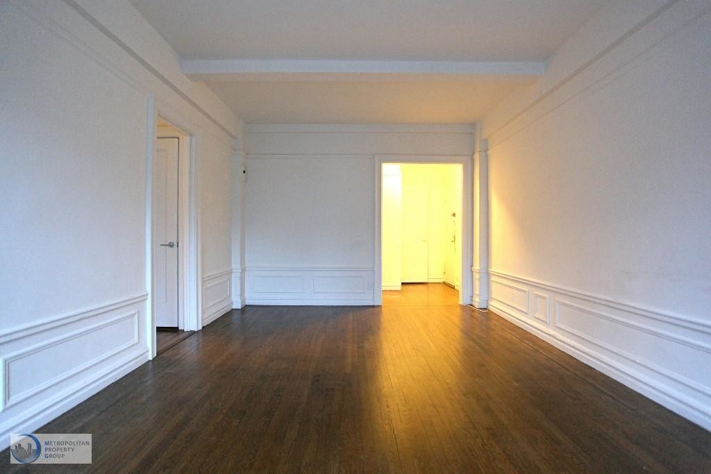 Foto principal - 156 E 37th St