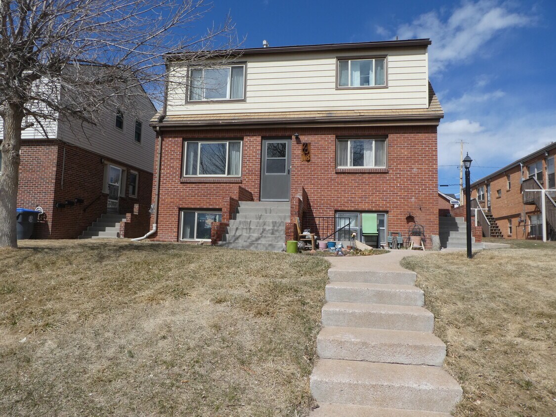 front of building - 708 W 1st Ave