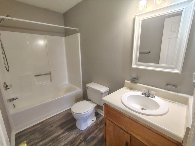 Building Photo - 16 Duiguid Dr