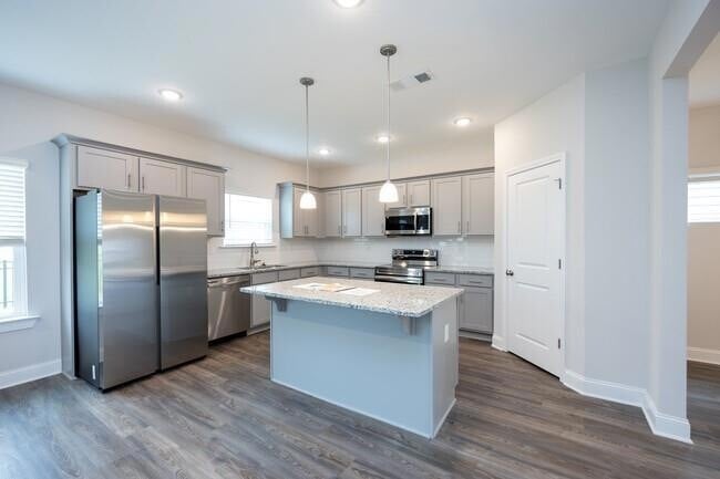 Building Photo - 3792 Oak Rdg Dr