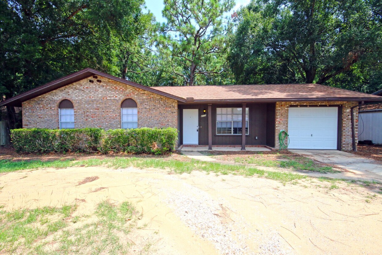 Primary Photo - 4/2 Brick Home in Northeast Pensacola for ...