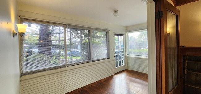 Building Photo - Coronado: Charming 1bd/1.25ba Village Apartment - Front Lower Unit