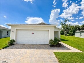 Building Photo - 858 Friendship Cir