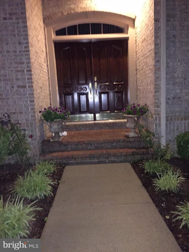 Foto principal - 1435 Carrington Ridge Ln