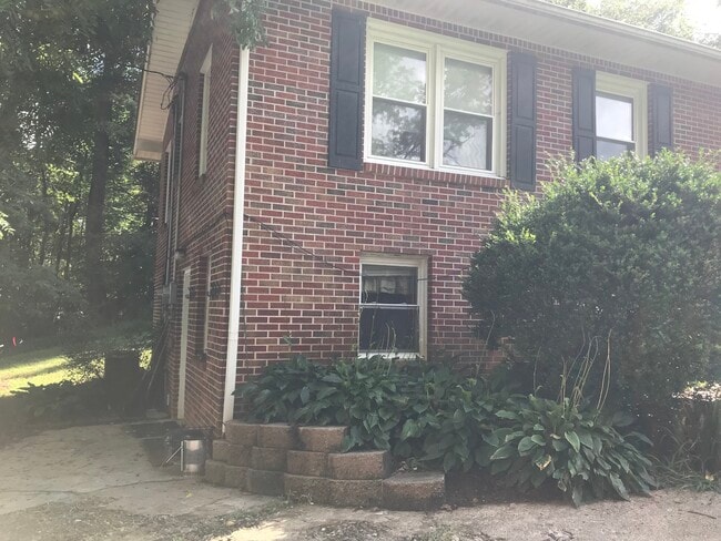 Building Photo - 2563 Webster Rd