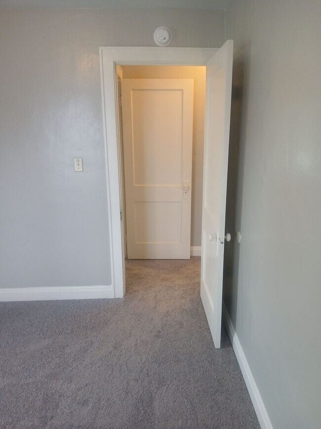 Foto del edificio - 912 E 26th St